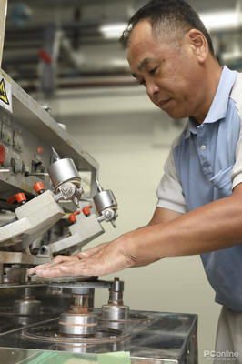 佳能EOS R日本体验之旅 探秘宇都宫工厂，揭开红圈镜头的光学镜片加工奥秘